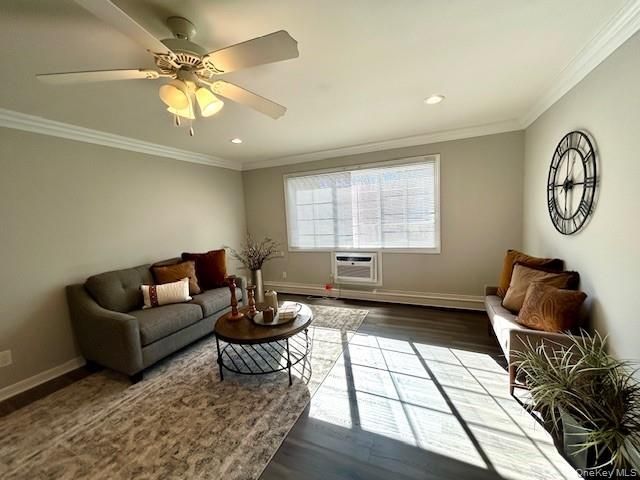 11 South Saxon Avenue 7F, Bay Shore, NY 11706