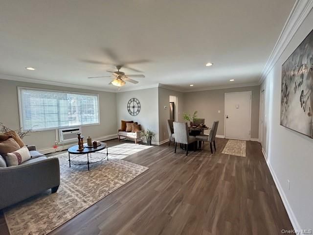11 South Saxon Avenue 7F, Bay Shore, NY 11706