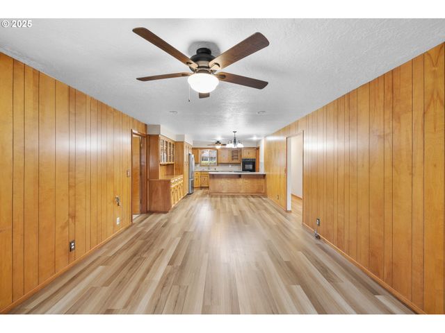 1628 MISTWOOD Dr, Keizer, OR 97303