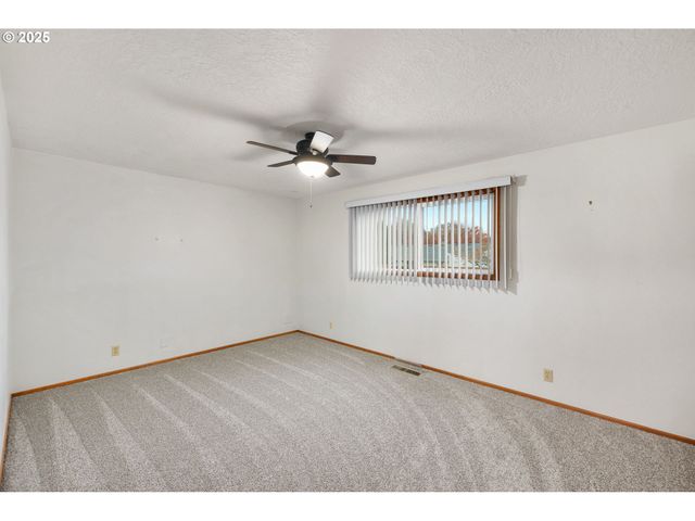 1628 MISTWOOD Dr, Keizer, OR 97303