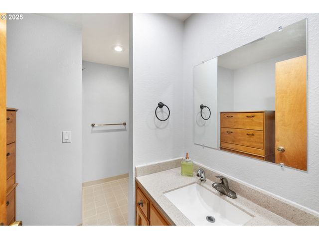 1628 MISTWOOD Dr, Keizer, OR 97303