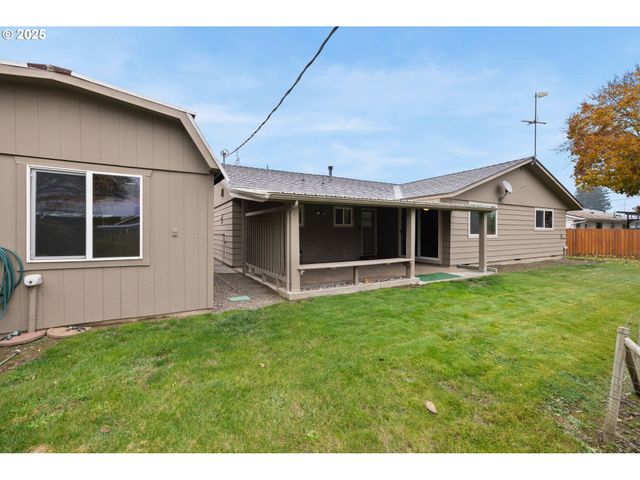 1628 MISTWOOD Dr, Keizer, OR 97303