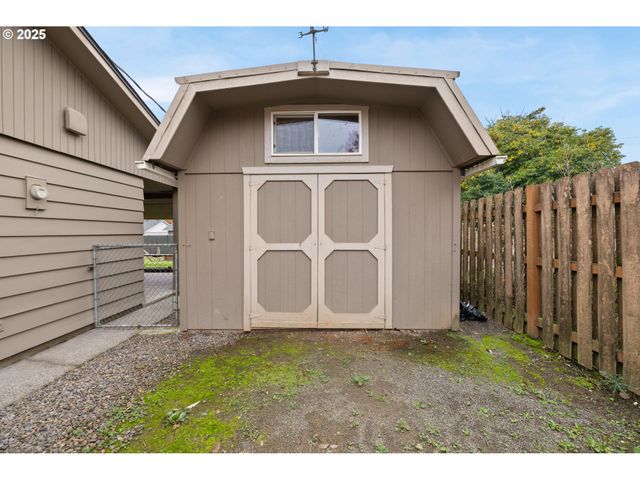 1628 MISTWOOD Dr, Keizer, OR 97303