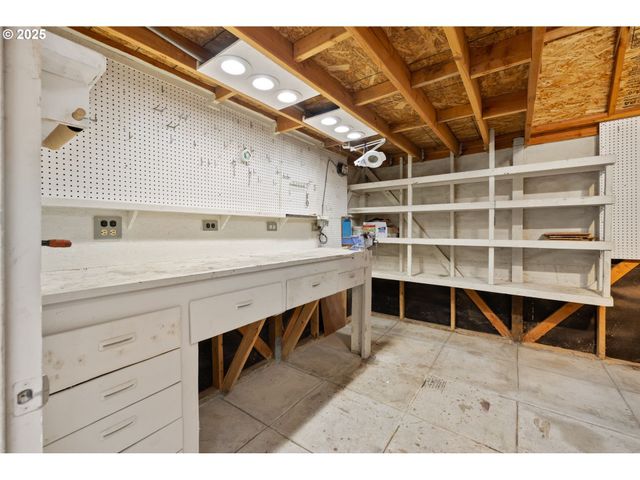 1628 MISTWOOD Dr, Keizer, OR 97303