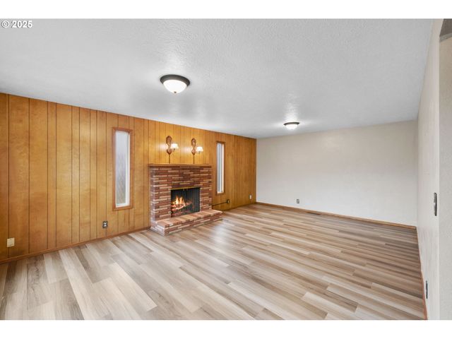 1628 MISTWOOD Dr, Keizer, OR 97303