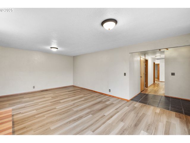 1628 MISTWOOD Dr, Keizer, OR 97303