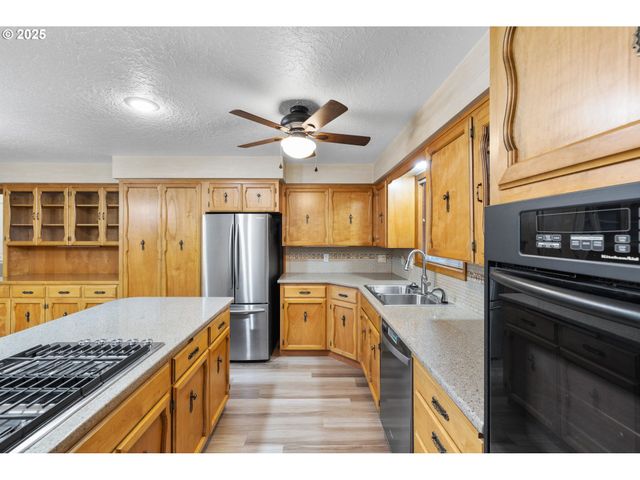 1628 MISTWOOD Dr, Keizer, OR 97303