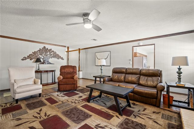 2019 W Tulsa Street, Siloam Springs, AR 72761