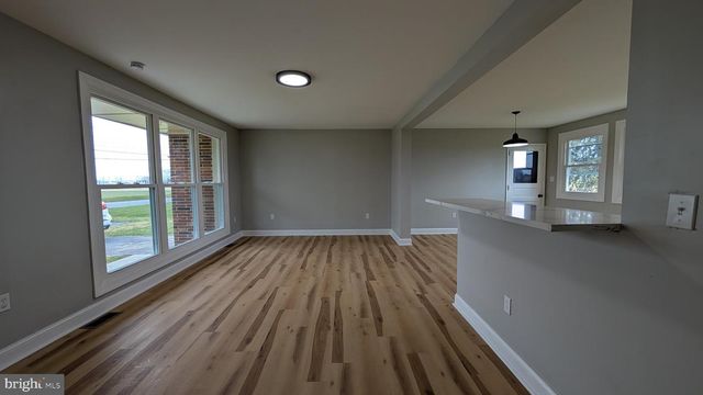 70 HELLERS CHURCH RD, Leola, PA 17540