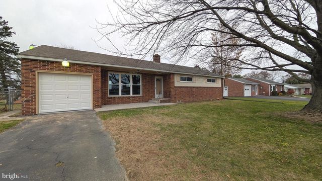 70 HELLERS CHURCH RD, Leola, PA 17540