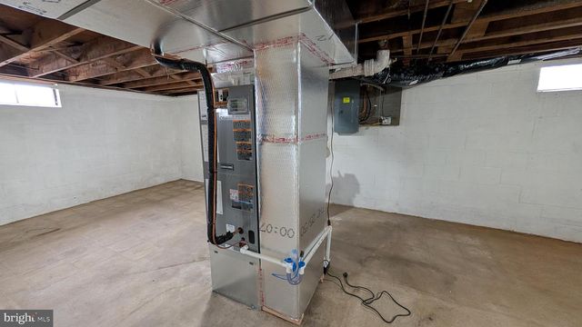 70 HELLERS CHURCH RD, Leola, PA 17540