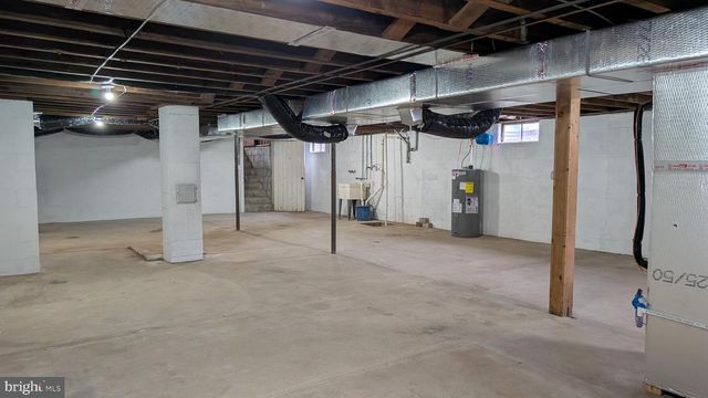 70 HELLERS CHURCH RD, Leola, PA 17540