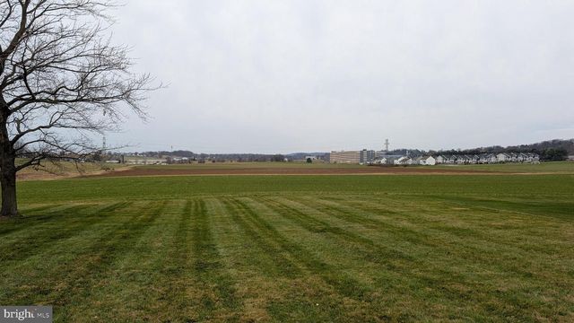 70 HELLERS CHURCH RD, Leola, PA 17540