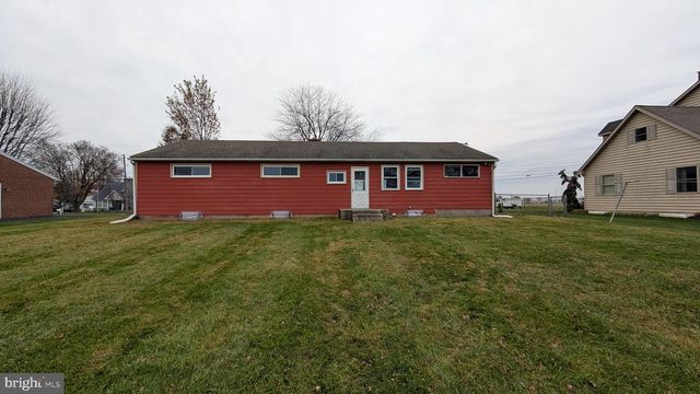 70 HELLERS CHURCH RD, Leola, PA 17540