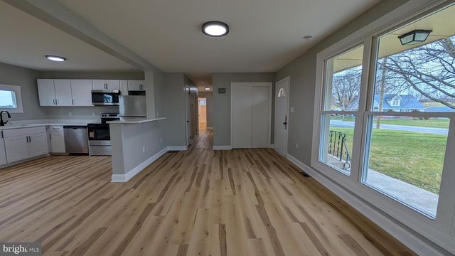 70 HELLERS CHURCH RD, Leola, PA 17540