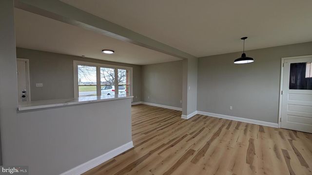 70 HELLERS CHURCH RD, Leola, PA 17540