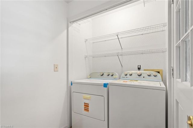 707 Willowmoore Avenue, Thomasville, NC 27360