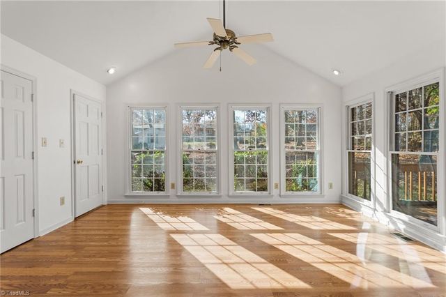 707 Willowmoore Avenue, Thomasville, NC 27360