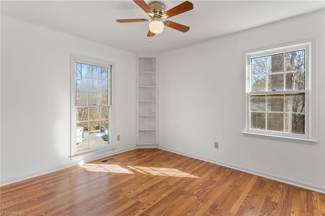 707 Willowmoore Avenue, Thomasville, NC 27360