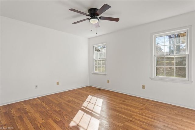 707 Willowmoore Avenue, Thomasville, NC 27360