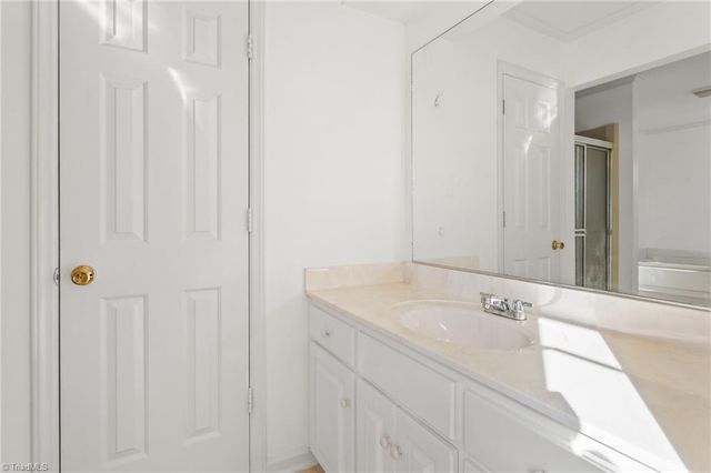 707 Willowmoore Avenue, Thomasville, NC 27360