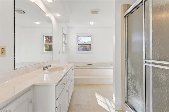 707 Willowmoore Avenue, Thomasville, NC 27360