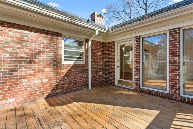 707 Willowmoore Avenue, Thomasville, NC 27360