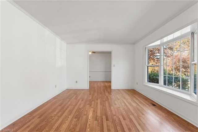 707 Willowmoore Avenue, Thomasville, NC 27360