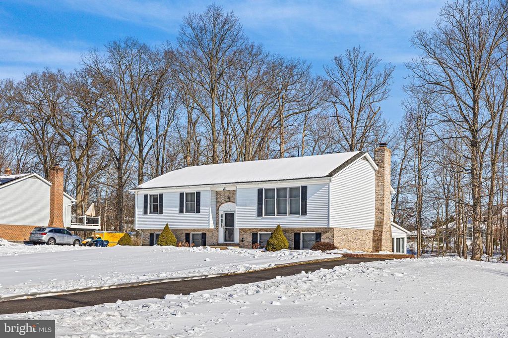 622 CLIFTON DR, Bear, DE 19701