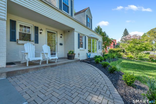 62 Edgewood Way, New Haven, CT 06515