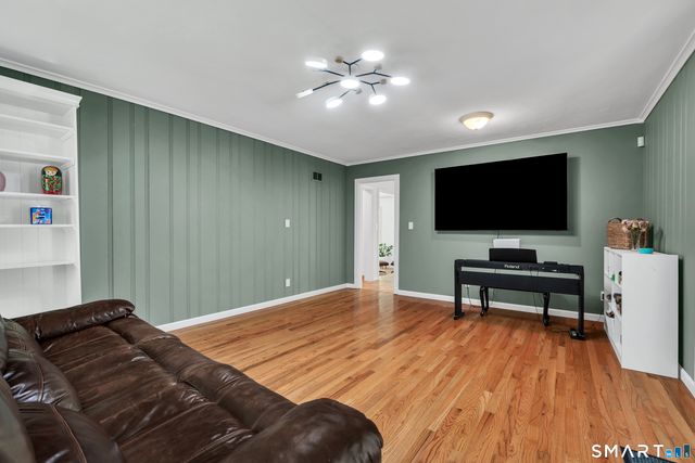 62 Edgewood Way, New Haven, CT 06515