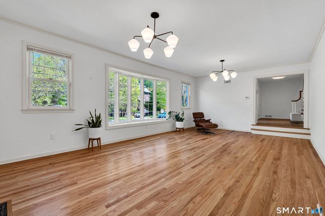 62 Edgewood Way, New Haven, CT 06515