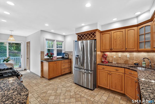 62 Edgewood Way, New Haven, CT 06515