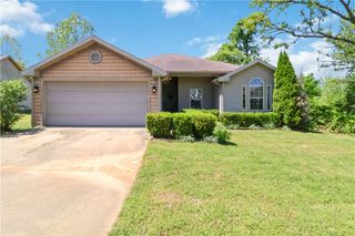 10449 Kays Lane, Rogers, AR 72756