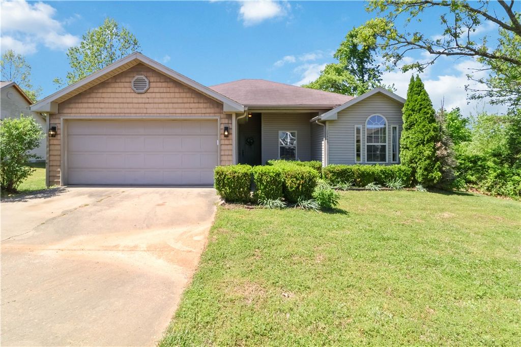 10449 Kays Lane, Rogers, AR 72756