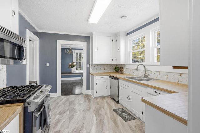 602 W Farley Avenue, Laurens, SC 29360