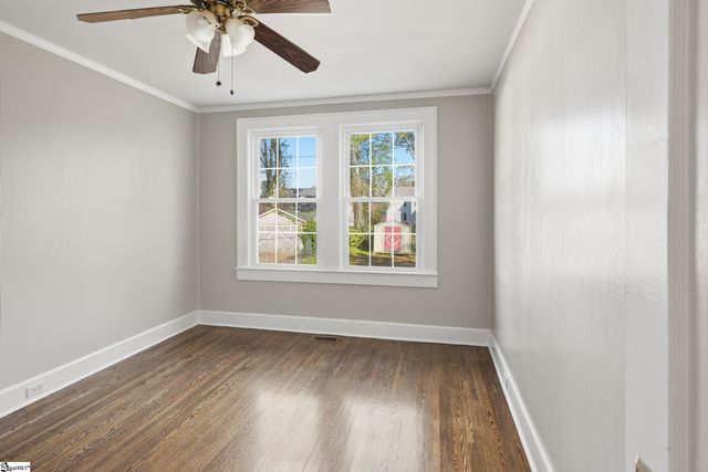 602 W Farley Avenue, Laurens, SC 29360