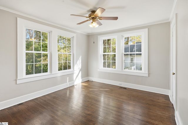 602 W Farley Avenue, Laurens, SC 29360