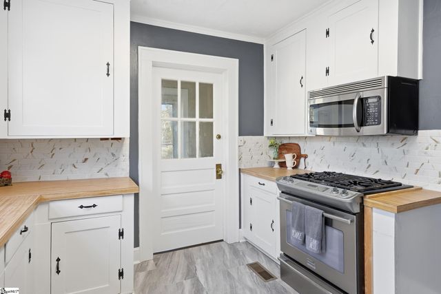 602 W Farley Avenue, Laurens, SC 29360