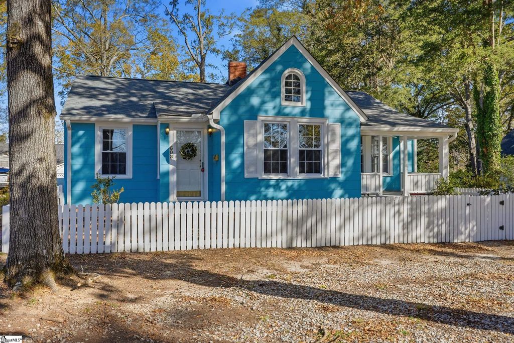 602 W Farley Avenue, Laurens, SC 29360