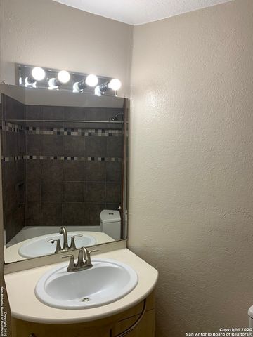 1750 W CRAIG PL, San Antonio, TX 78201