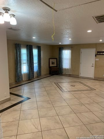 1750 W CRAIG PL, San Antonio, TX 78201