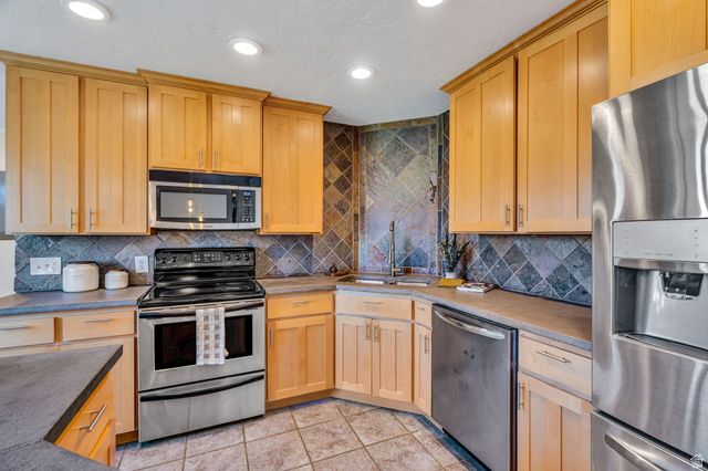 2848 S 2475 E, Salt Lake City, UT 84109