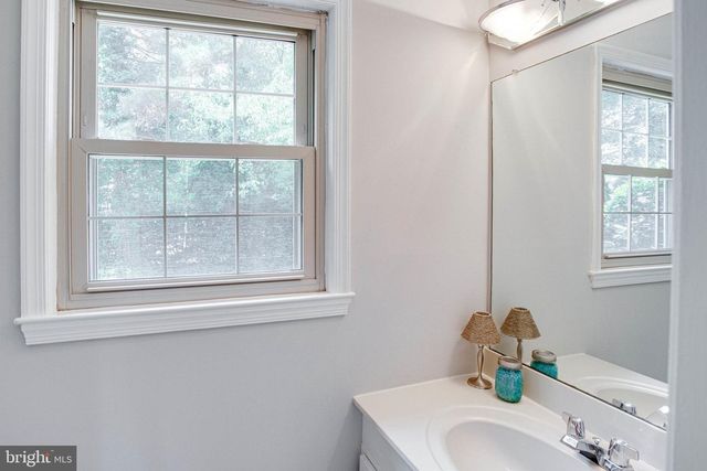 12020 TORREY PINE CT, Woodbridge, VA 22192