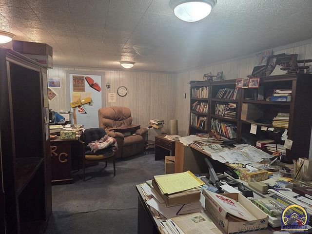 207 SE Woodland AVE, Topeka, KS 66607
