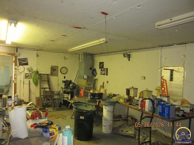 207 SE Woodland AVE, Topeka, KS 66607