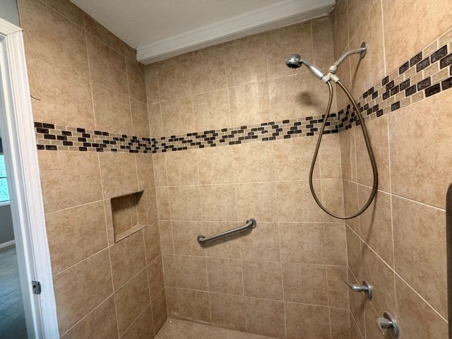 222 E John Alber Road, Houston, TX 77037