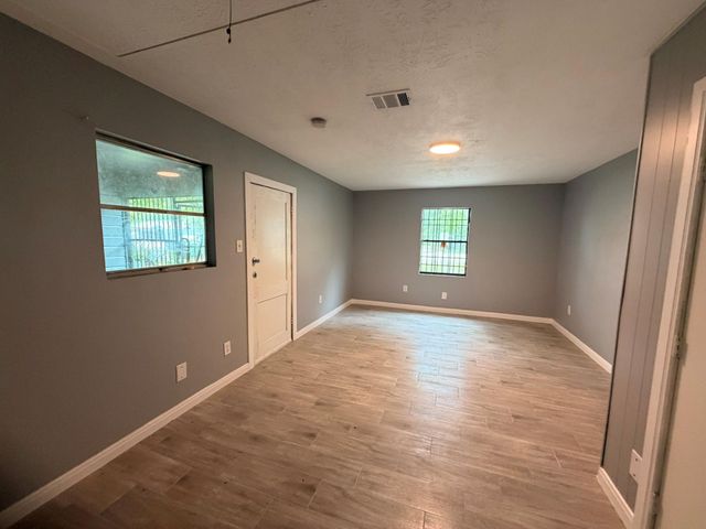 222 E John Alber Road, Houston, TX 77037