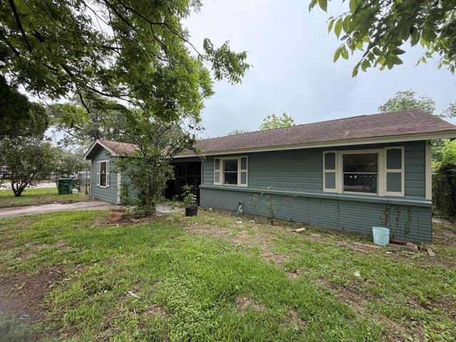 222 E John Alber Road, Houston, TX 77037