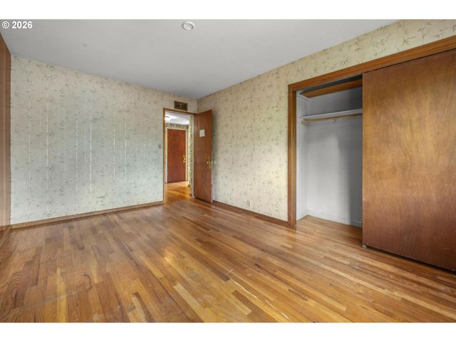 6810 Sw CANYON CREST Dr, Portland, OR 97225